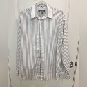 Kenneth Cole Reaction men’s dress shirt, M, excellent condition, smoke free home